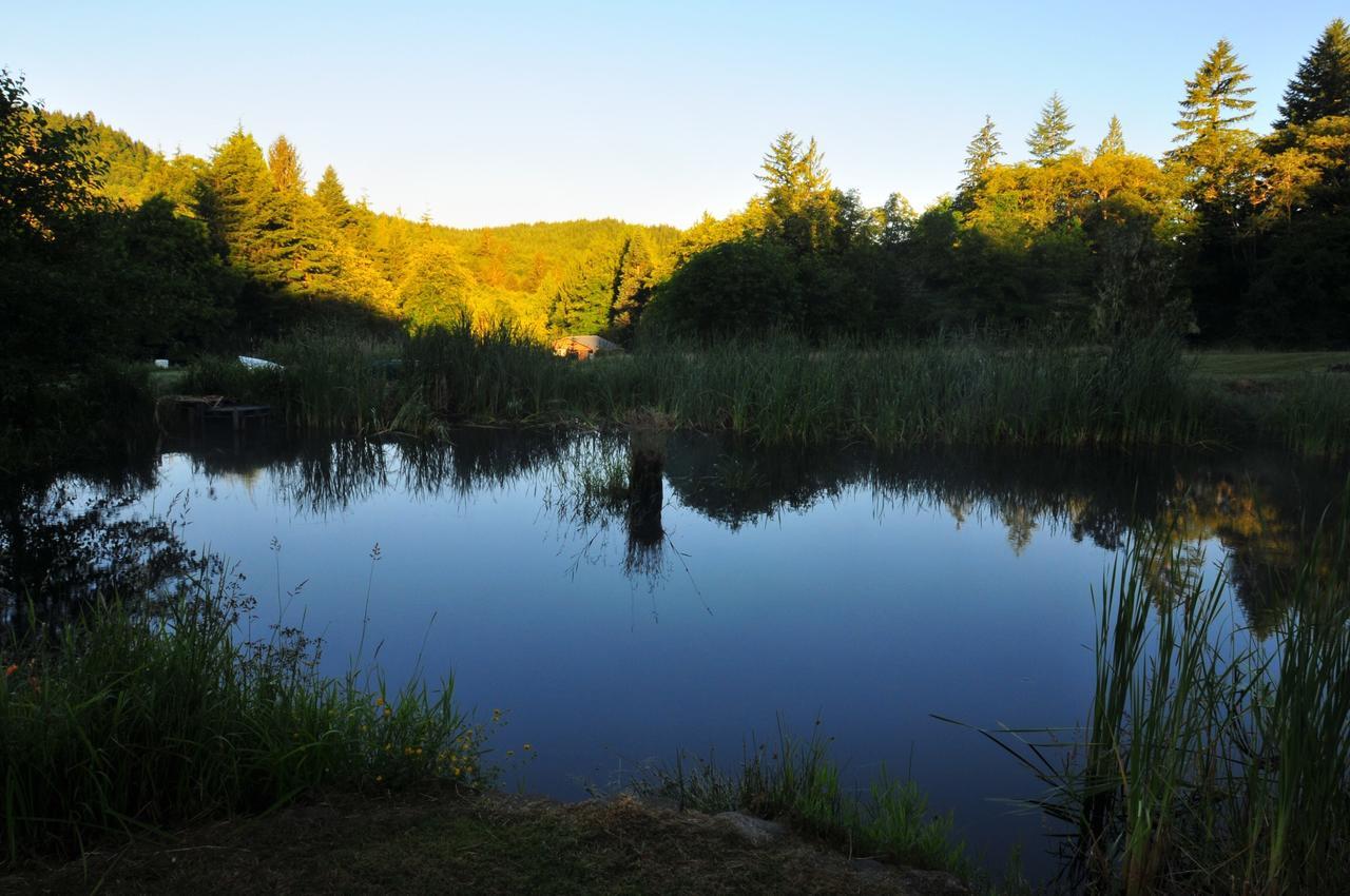 Lucky Mud Inn And Disc Golf Resort Skamokawa Bagian luar foto